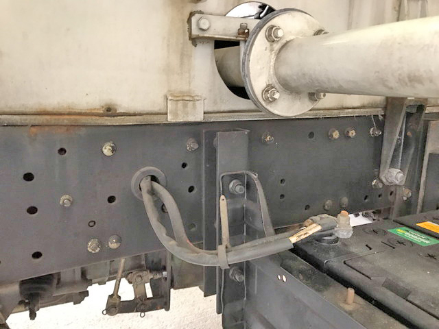 三菱ふそうキャンタータンク車（タンクローリー）小型（2t・3t）[写真19]