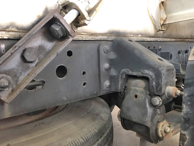 三菱ふそうキャンタータンク車（タンクローリー）小型（2t・3t）[写真23]