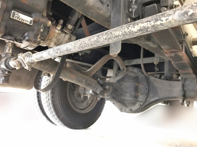 三菱ふそうキャンタータンク車（タンクローリー）小型（2t・3t）[写真24]