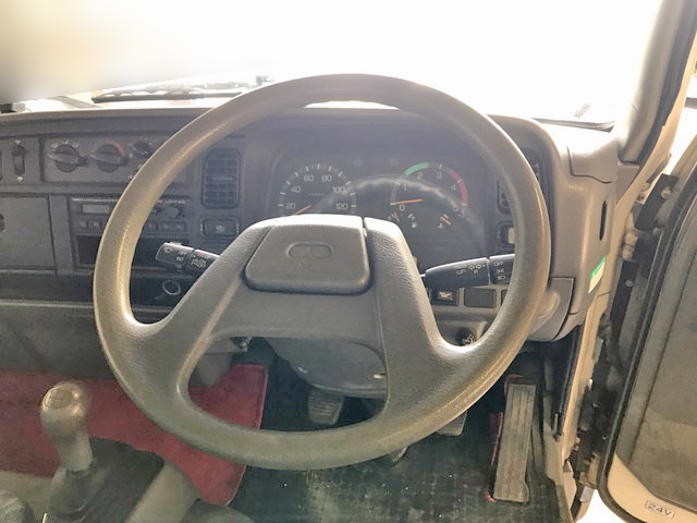 三菱ふそうキャンタータンク車（タンクローリー）小型（2t・3t）[写真36]