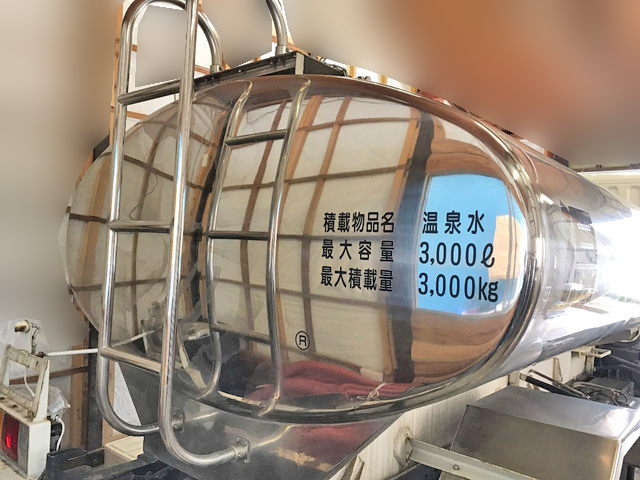 三菱ふそうキャンタータンク車（タンクローリー）小型（2t・3t）[写真04]