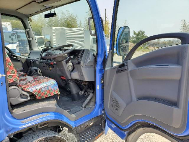 いすゞエルフダブルキャブ（Wキャブ）小型（2t・3t）[写真28]