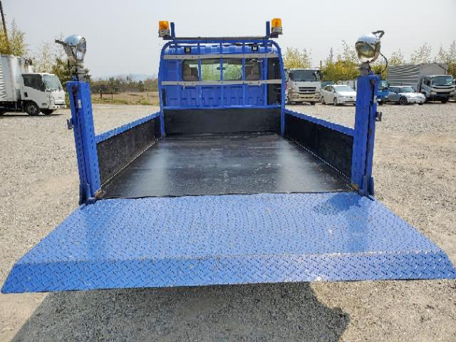 いすゞエルフダブルキャブ（Wキャブ）小型（2t・3t）[写真08]