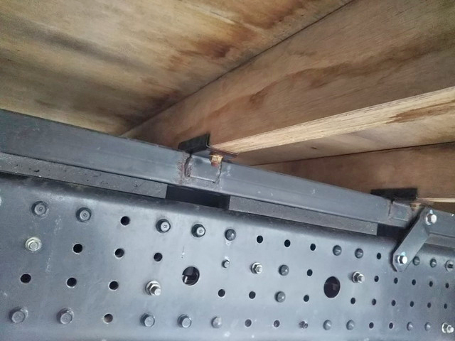 三菱ふそうキャンター平ボディ小型（2t・3t）[写真21]