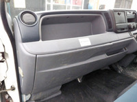 三菱ふそうキャンター平ボディ小型（2t・3t）[写真32]