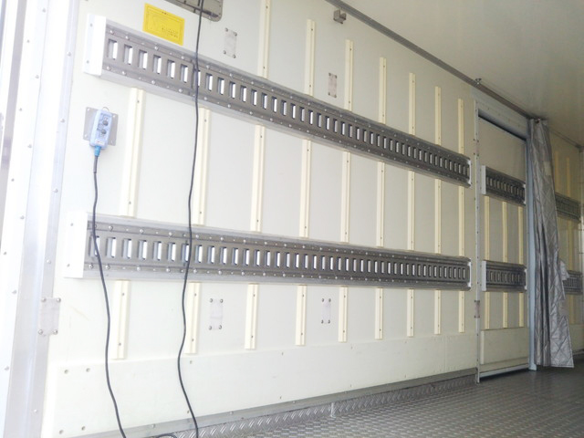 いすゞエルフ冷凍車（冷蔵車）小型（2t・3t）[写真13]