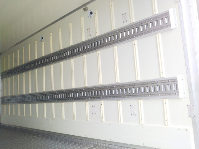 いすゞエルフ冷凍車（冷蔵車）小型（2t・3t）[写真14]