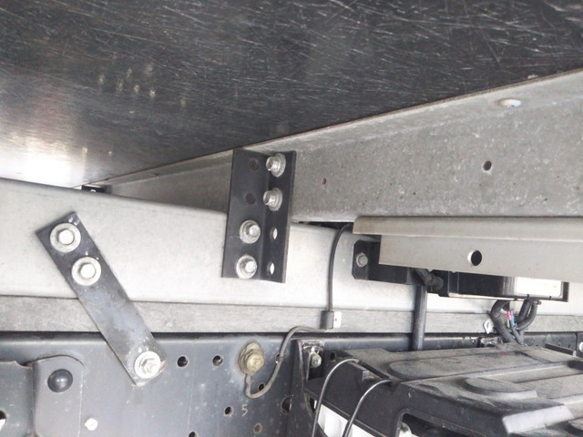 いすゞエルフ冷凍車（冷蔵車）小型（2t・3t）[写真21]