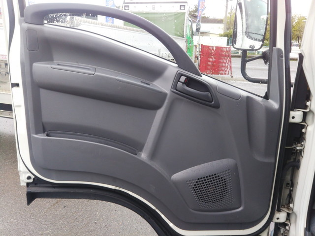 いすゞエルフ冷凍車（冷蔵車）小型（2t・3t）[写真28]