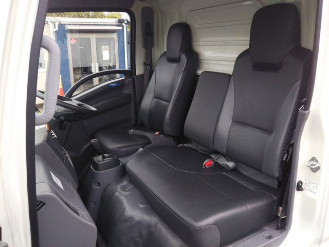 いすゞエルフ冷凍車（冷蔵車）小型（2t・3t）[写真30]