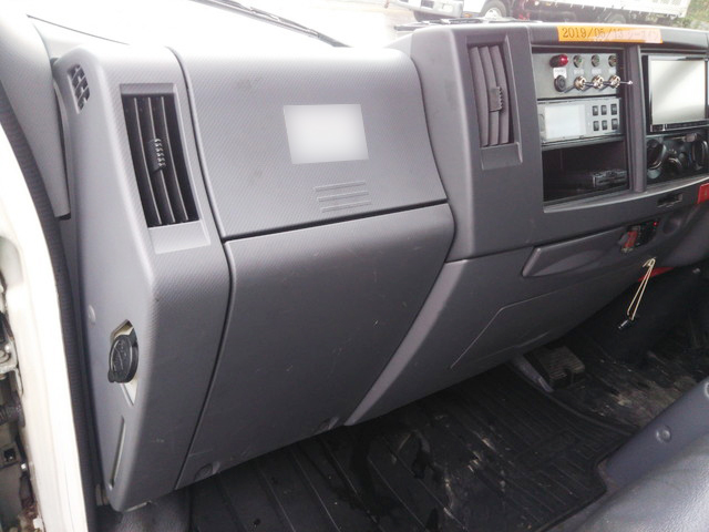 いすゞエルフ冷凍車（冷蔵車）小型（2t・3t）[写真33]