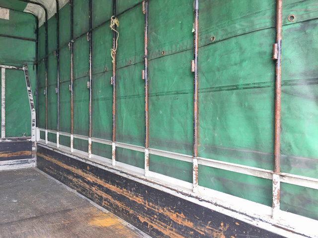 日野デュトロ幌車小型（2t・3t）[写真12]