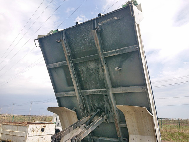 いすゞフォワードダンプ中型（4t）[写真16]