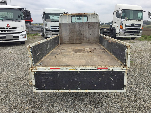 三菱ふそうキャンター平ボディ小型（2t・3t）[写真10]