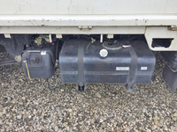 三菱ふそうキャンター平ボディ小型（2t・3t）[写真15]