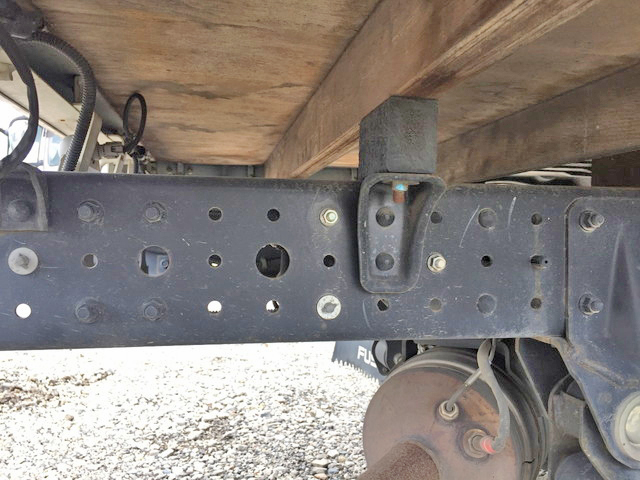 三菱ふそうキャンター平ボディ小型（2t・3t）[写真20]