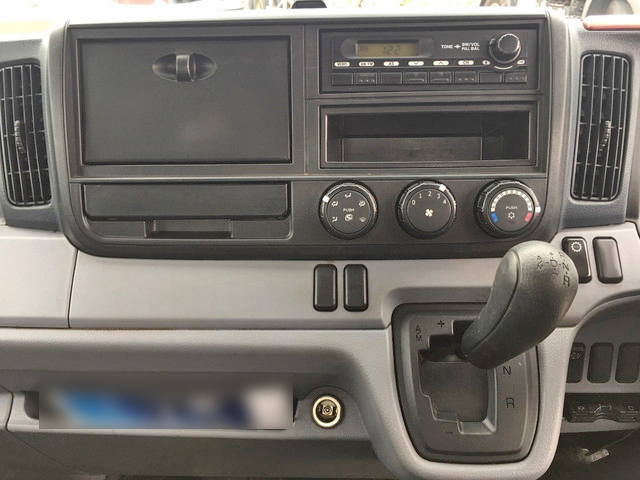 三菱ふそうキャンター平ボディ小型（2t・3t）[写真33]