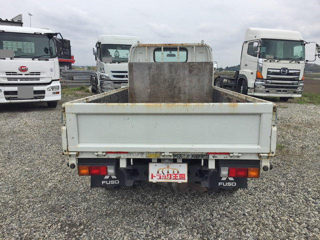三菱ふそうキャンター平ボディ小型（2t・3t）[写真09]