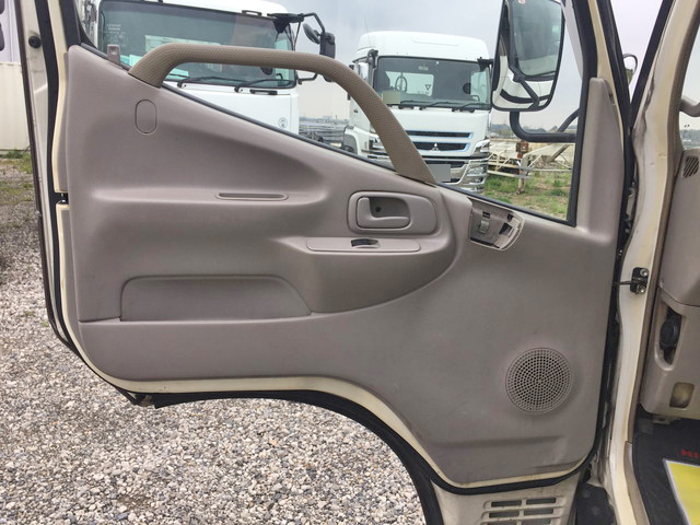 日野デュトロ幌車小型（2t・3t）[写真30]