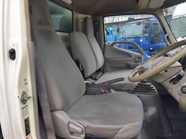 日野デュトロ幌車小型（2t・3t）[写真34]