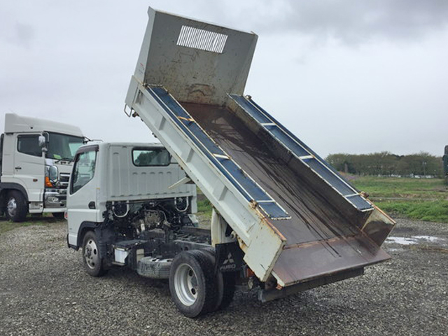 三菱ふそうキャンターダンプ小型（2t・3t）[写真13]