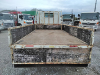 三菱ふそうキャンター平ボディ小型（2t・3t）[写真10]