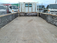 三菱ふそうキャンター平ボディ小型（2t・3t）[写真11]