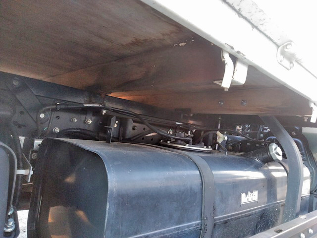 三菱ふそうキャンター平ボディ小型（2t・3t）[写真13]