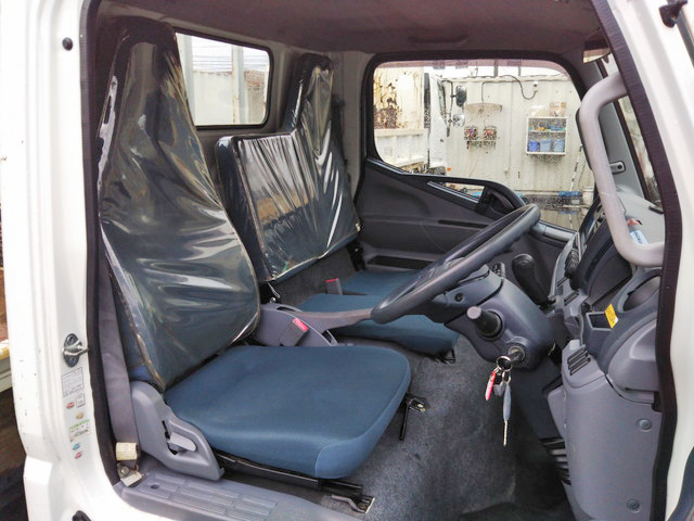 三菱ふそうキャンター平ボディ小型（2t・3t）[写真29]
