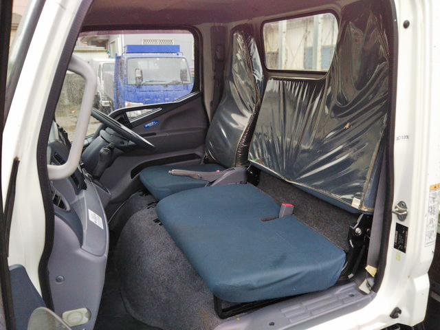 三菱ふそうキャンター平ボディ小型（2t・3t）[写真31]