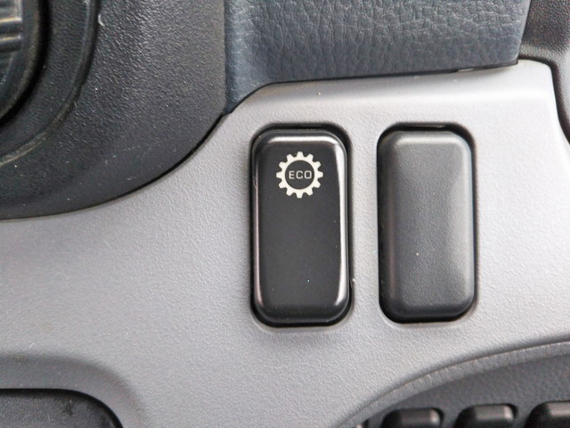 三菱ふそうキャンター平ボディ小型（2t・3t）[写真36]