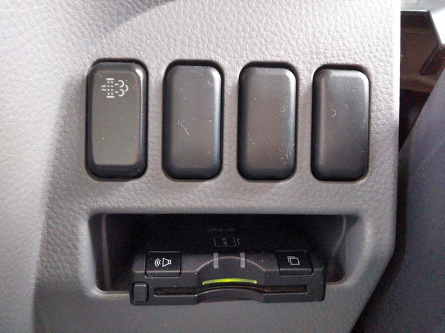 三菱ふそうキャンター平ボディ小型（2t・3t）[写真37]