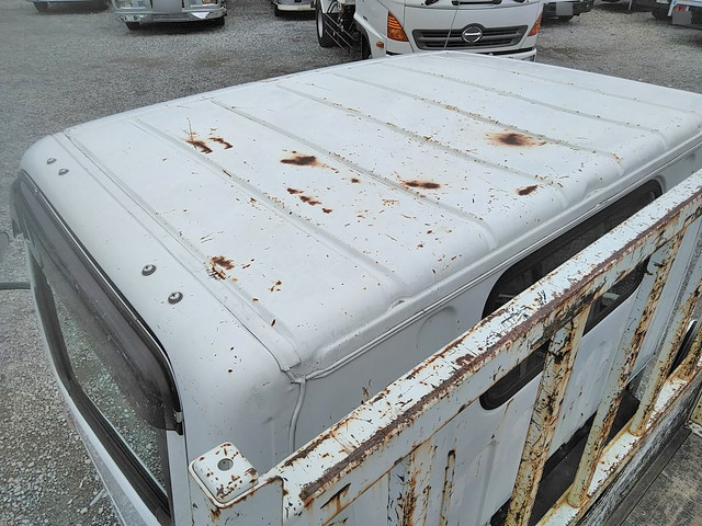 三菱ふそうキャンター平ボディ小型（2t・3t）[写真08]