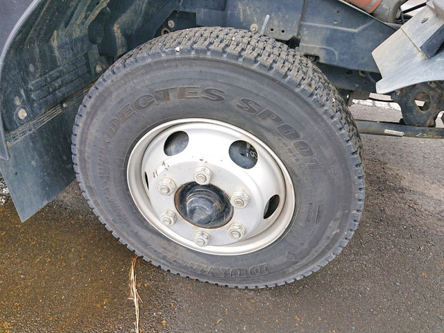 いすゞフォワード三転ダンプ中型（4t）[写真31]