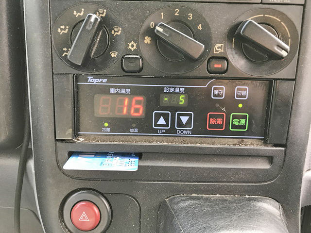 三菱ふそうキャンター冷凍車（冷蔵車）小型（2t・3t）[写真31]