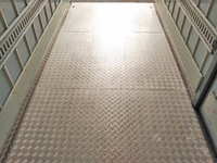 いすゞエルフ冷凍車（冷蔵車）小型（2t・3t）[写真17]