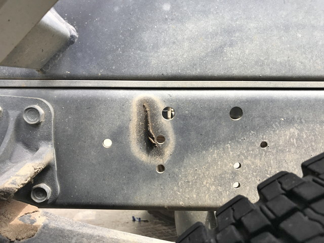 いすゞフォワード三転ダンプ中型（4t）[写真23]