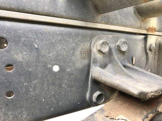 いすゞフォワード三転ダンプ中型（4t）[写真24]