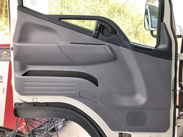 三菱ふそうキャンター冷凍車（冷蔵車）小型（2t・3t）[写真26]