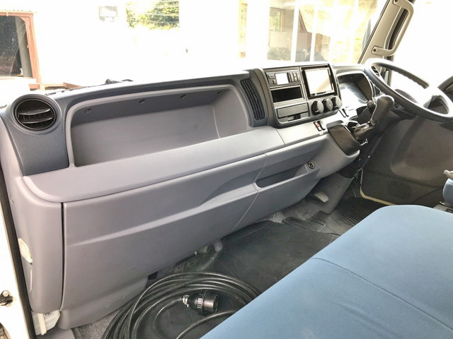 三菱ふそうキャンター冷凍車（冷蔵車）小型（2t・3t）[写真30]