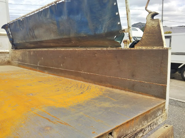 いすゞフォワードダンプ中型（4t）[写真17]