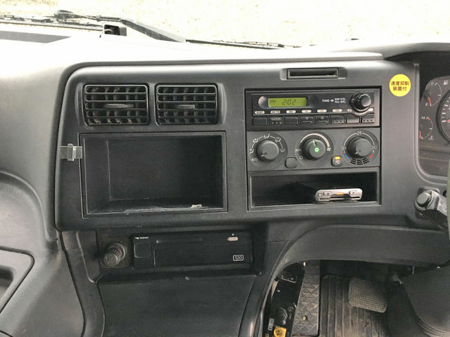 三菱ふそうスーパーグレートダンプ大型（10t）[写真38]