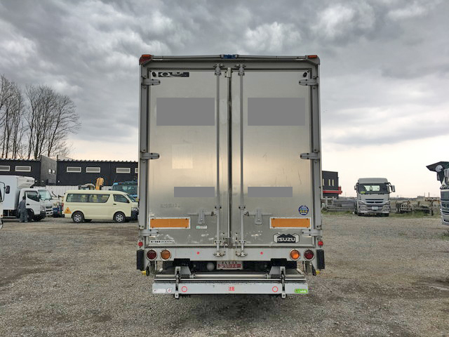 いすゞエルフアルミウイング小型（2t・3t）[写真11]