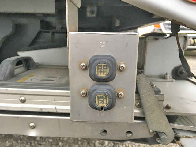 いすゞエルフアルミウイング小型（2t・3t）[写真17]