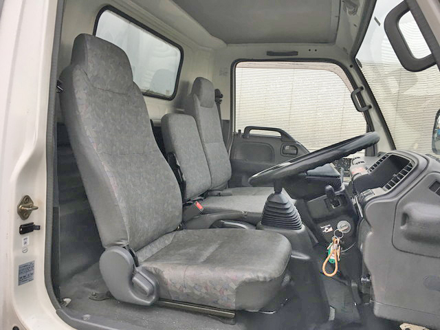 いすゞエルフアルミウイング小型（2t・3t）[写真31]