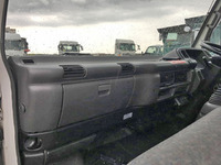 いすゞエルフアルミウイング小型（2t・3t）[写真34]