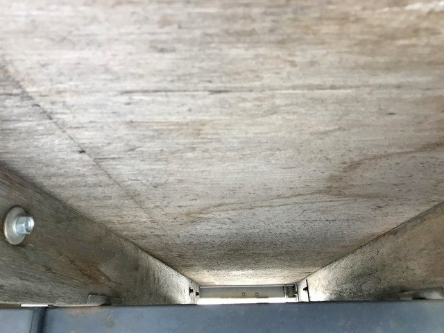 いすゞエルフ平ボディ小型（2t・3t）[写真20]