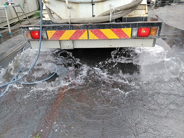 いすゞエルフ散水車小型（2t・3t）[写真10]