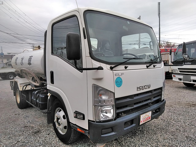 いすゞエルフ散水車小型（2t・3t）[写真03]