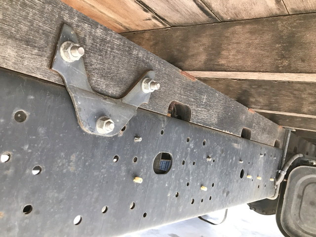 日野レンジャー平ボディ中型（4t）[写真19]